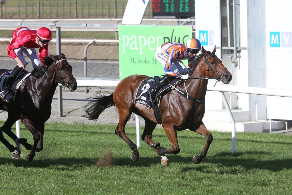 Richards Signs Off A Winner