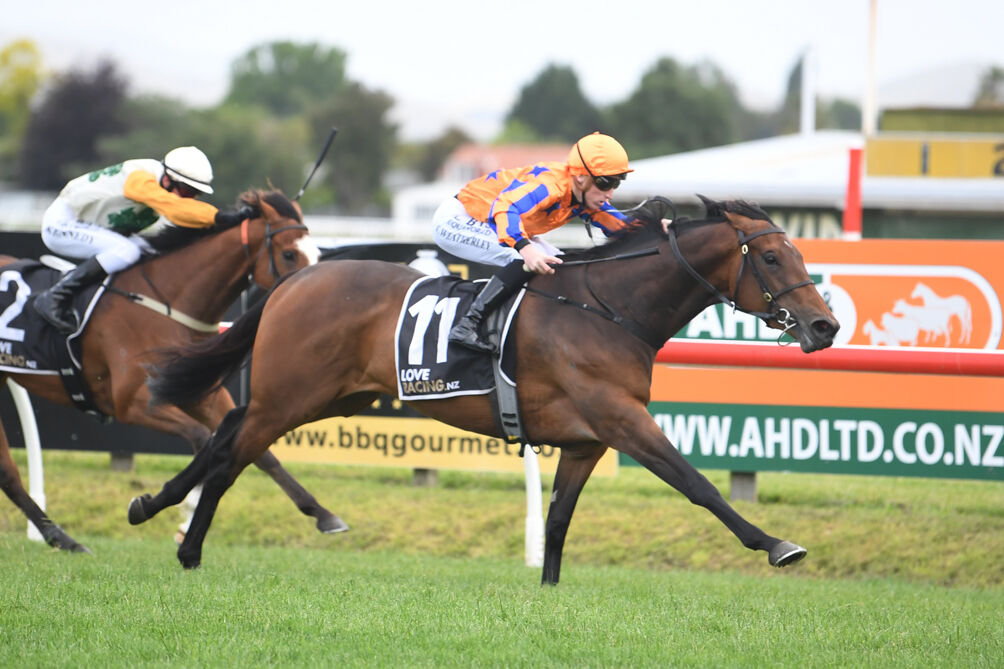 The Kiss Seals Her Debut Win